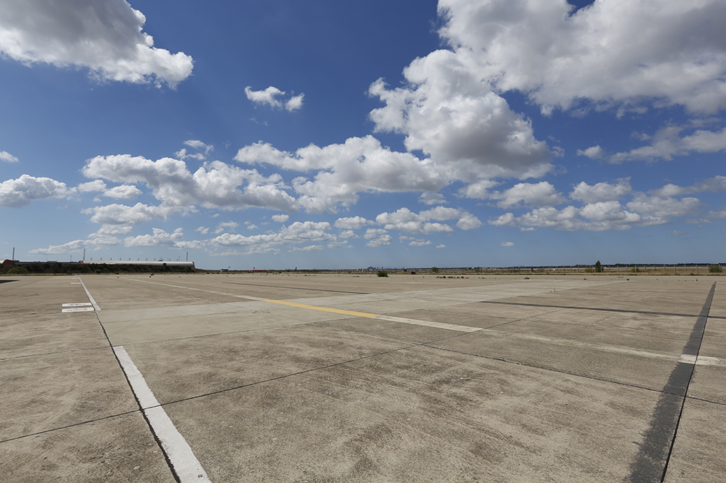 Tarmac © tous droits réservés - Pôle aéronautique - photo Ville d'Istres